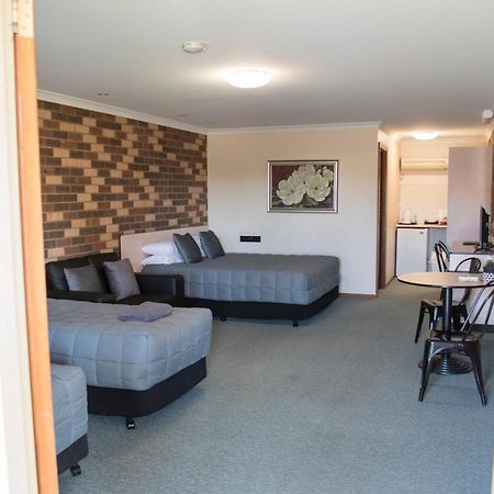 Highway Inn Motel Hay Εξωτερικό φωτογραφία