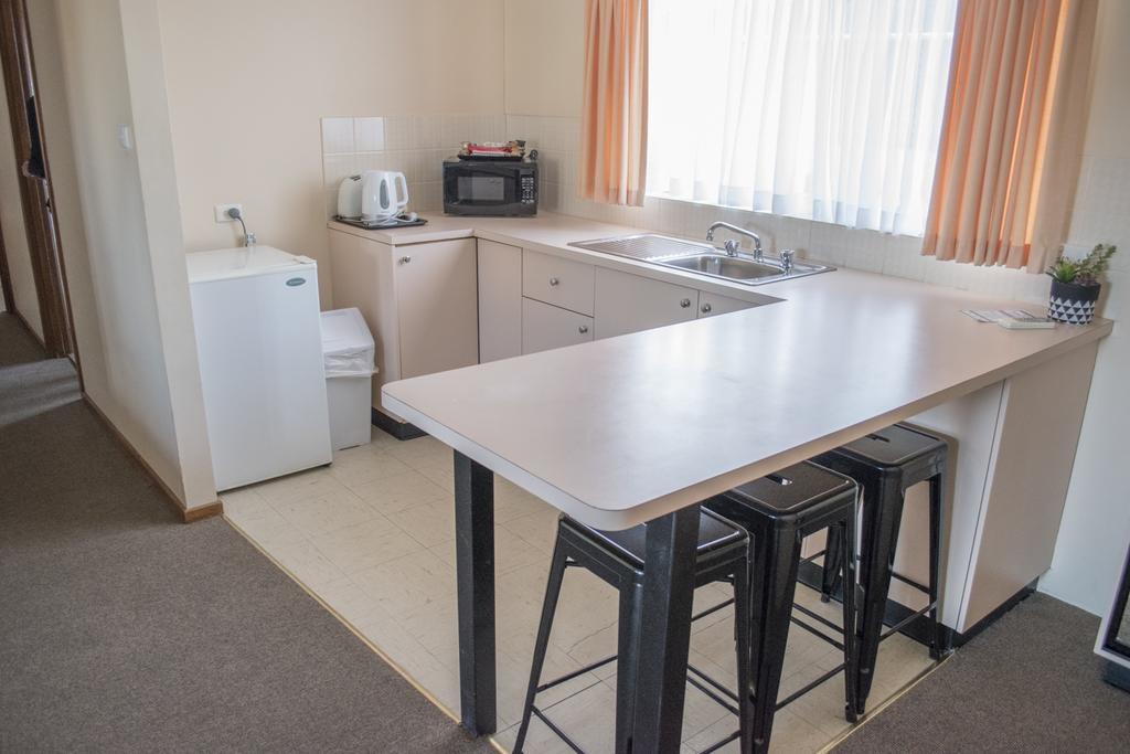 Highway Inn Motel Hay Εξωτερικό φωτογραφία