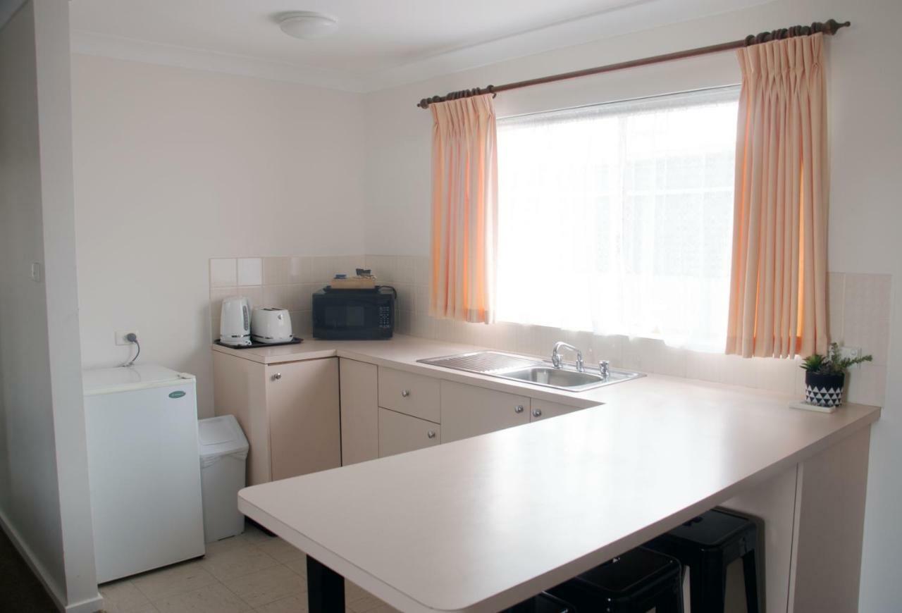 Highway Inn Motel Hay Εξωτερικό φωτογραφία